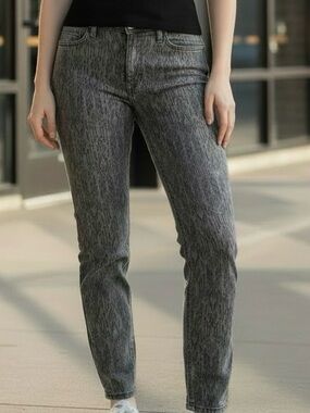 Slim Straight Women’s Jeans in Mineral Gray